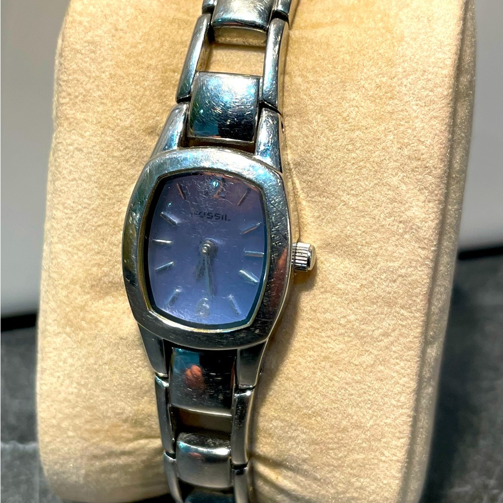 Ladies Silver and Purple Fossil Watch - New Battery